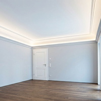 Moderne Stuckleiste mit Licht